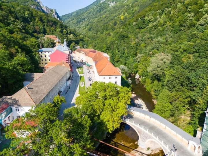 Hotel Casa Anne Băile Herculane Exteriér fotografie